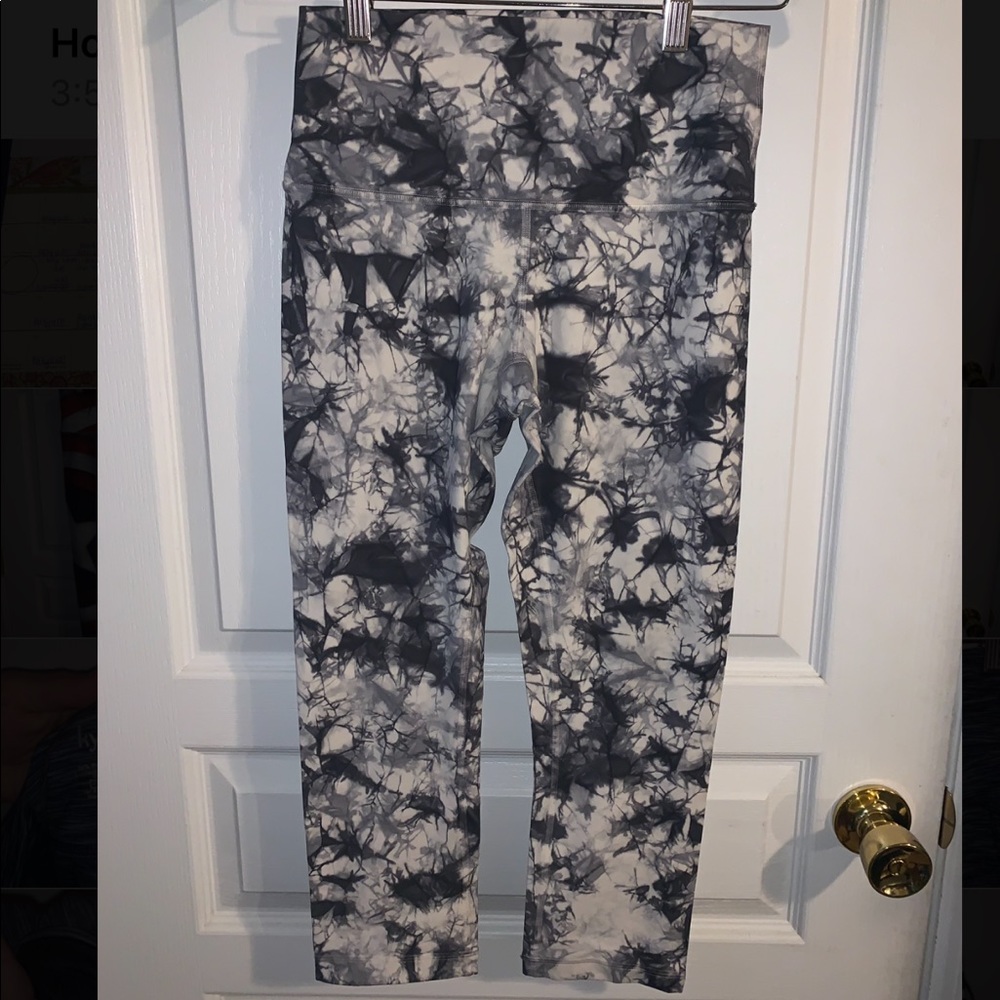 Lululemon Wunder Under Shihbori EUC 6